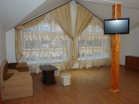 Family room for 5 adults at the art avenue aparthotel in lviv. remove with discount