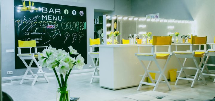 Вечерняя прическа в салоне красоты «Dry bar». Выбирайте услуги со скидкой