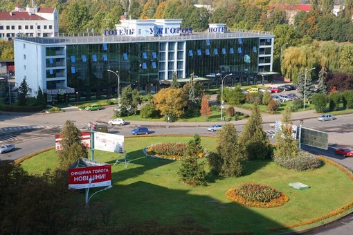 Интерьер в отеле «Ужгород» в Ужгороде. Зарезервировать номер по акции