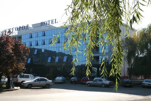 Интерьер в отеле «Ужгород» в Ужгороде. Зарезервировать номер со скидкой