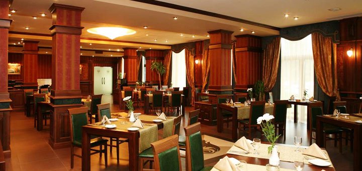 Restaurant in the hotel &quot;uzhgorod&quot; in uzhgorod. book cheap