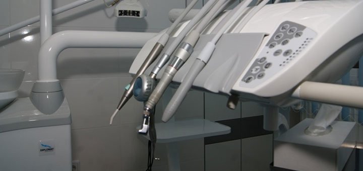 Стоматологическая клиника «ДенталМ» в Одессе. Записаться на прием к стоматологу со скидкой. Акции в стоматологиях Одессы.