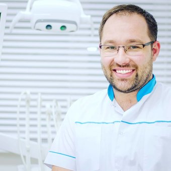 Стоматологія «SmileDesign» у Дніпрі. Лікуйте зуби за акцією.