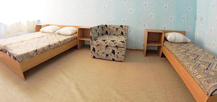 Discounts for holidays in the hostel orlyatko in gengorka25