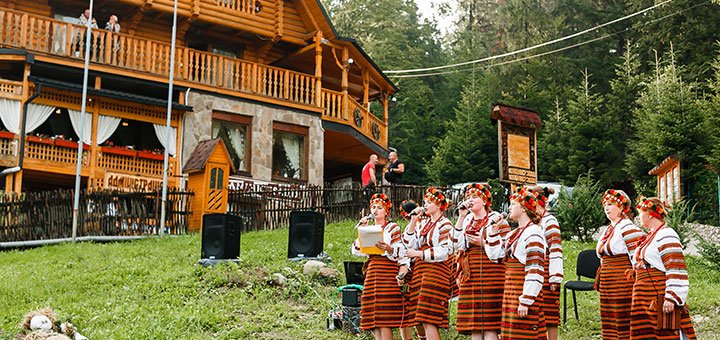 Відпочинок в готельному комплексі «Карпати» в Мигово. Замовити з скідкой58