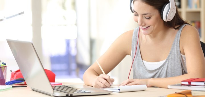 Дистанційні курси англійської мови у школі «Dream School». Записатися зі знижкою