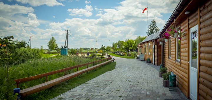 Зарибнене озеро на рибальському базі «балтаси» в київській області. забронювати недорого