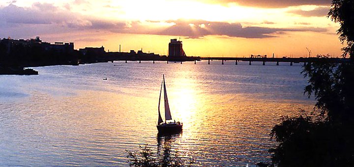 Discount for a 4-hour walk from coral yacht club