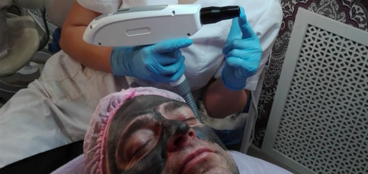 УЗ чищення обличчя в центрі лазерної косметології «АСАЛазерКосметік» у Києві. Робіть за знижкою.