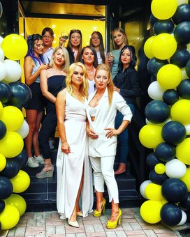 &quot;hay.sisters&quot; beauty studio in kiev. sign up for a manicure at a discount.