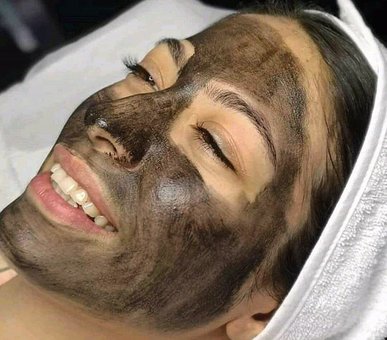 Carbon peeling in cosmetology "Touch Light Cosmetology" Kiev. Sign up for a carbon peeling at a discount.