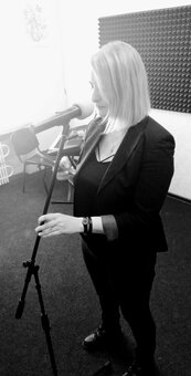 Vocal lessons for adults at AP Vocal Studio in Kharkov. Sign up for a discount