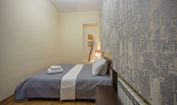 Apartment on sofievskaya 17 (kiev)