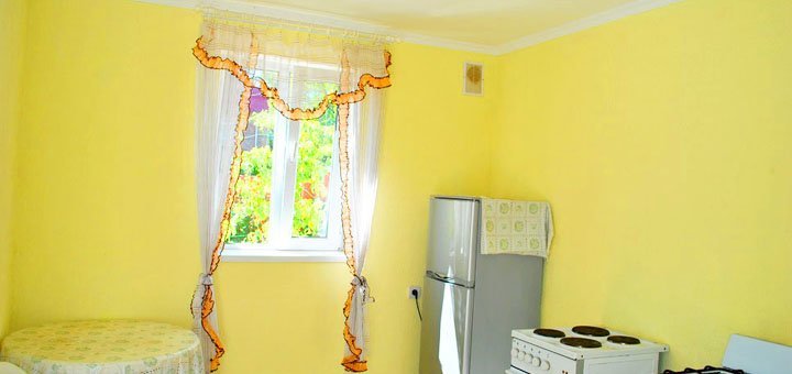 Kitchen block in the boarding house "Vlada" in the Iron Port. Plan your vacation at a discount.