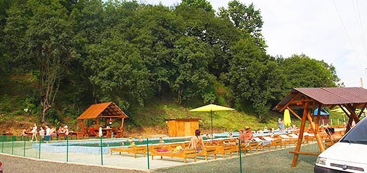 The recreation center "Villa Dallas" in Solotvino Transcarpathia. Book a room at the Dallas Solotvino Hotel at a discount. Inexpensive vacation in the Carpathians.