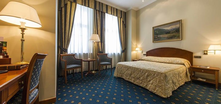 Номер в отеле «Premier Palace Hotel». Отель «Premier Palace Hotel» в центре Киева. Забронировать номер в отеле «Премьер Палас» со скидкой. Отель в центре Киева.