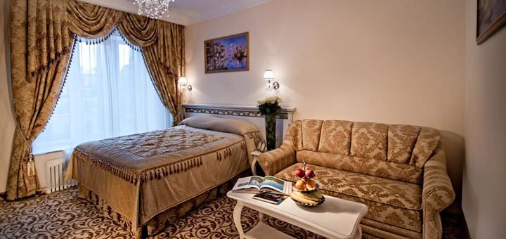 Номер в отеле «Royal City Hotel» в Киеве. Забронировать номер со скидкой. Недорогой отель в центре Киева.