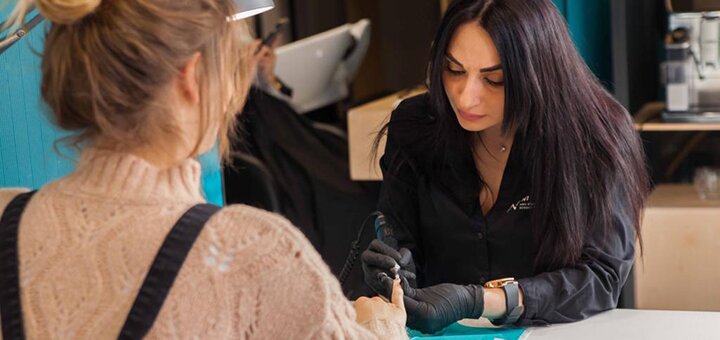 «N1» - Nail Studio Натальи Недолужко в Киеве. Приходи на педикюр по скидке.