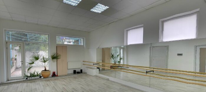Discounts rent &quot;spacious room for group lessons&quot;