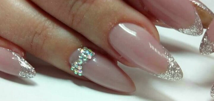 Manicure for the promotion in the salon milagro zhytomyr