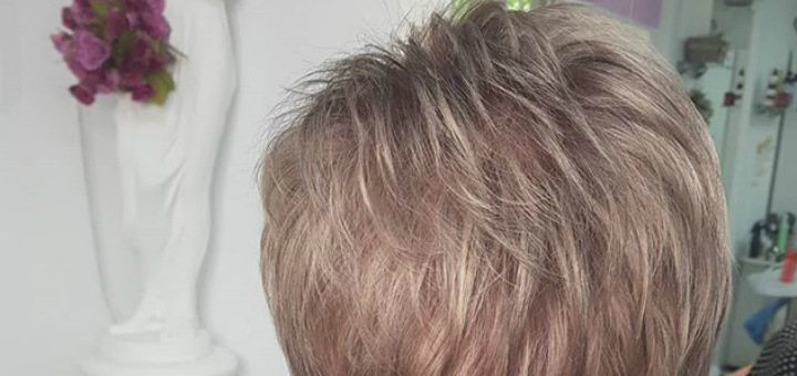 Стрижка волос