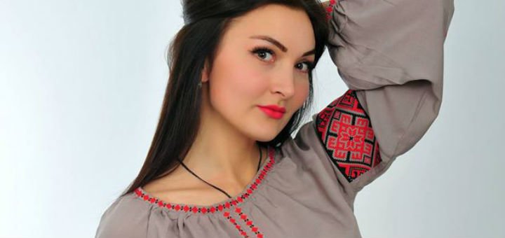Женские платья и блузы с вышивкой в магазине «Чичка» в Луцке. Покупайте оригинальную одежду в национальном стиле со скидкой.