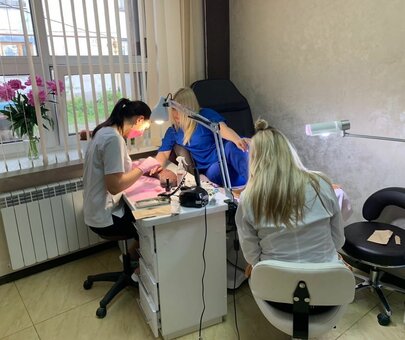 Аппаратный маникюр в салоне красоты Пижон Полтава. Записывайтесь на аппаратный маникюр по акции