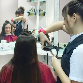 Women&#39;s styling in the studio laser poltava beauty salon. sign up for a women&#39;s hair styling campaign