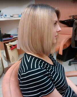 Women&#39;s haircut in the beauty salon ellada cherkasy. sign up for a women&#39;s haircut for the promotion