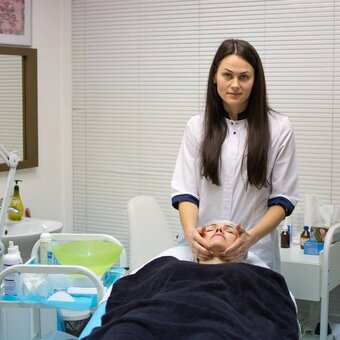 Микротоковая терапия лица в салоне красоты Центр Косметологии Черкассы. Записывайтесь на микротоковую терапию лица по акции