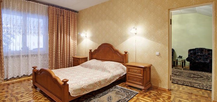 Номер в готелі «Дворянський». Готель «Дворянський» в дніпрі. Забронювати номер зі знижкою. Недорогий готель в дніпрі.