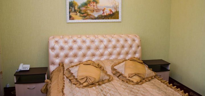 Номер в мотель «Комфорт». Забронировать номер со скидкой. Отель «Комфорт» под днепром. Скидки в пригородных отелях в Днепре.  Недорогой отель в Днепре.