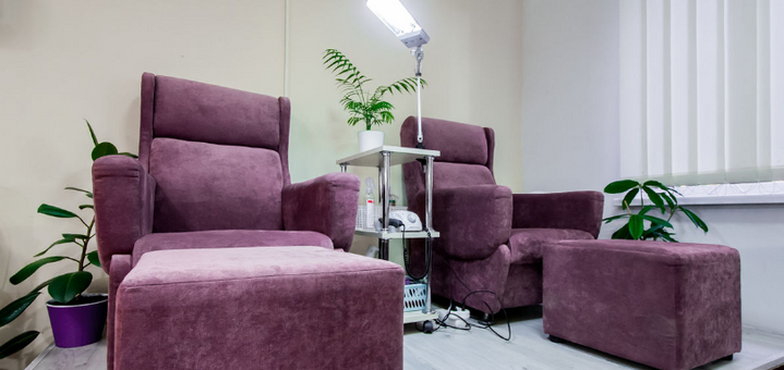 Маникюр с покрытием гель-лаком в салоне «Arlen beauty space» в Киеве. Записаться по акции.