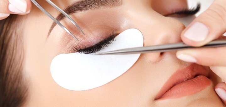 Курсы наращивания ресниц «Lashmaker. Mykhailoffa» в Киеве. Записаться по акции.
