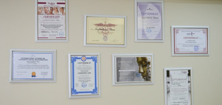 Професійні косметологи у «Центр Омолодження» у Києві. Записатися на консультацію