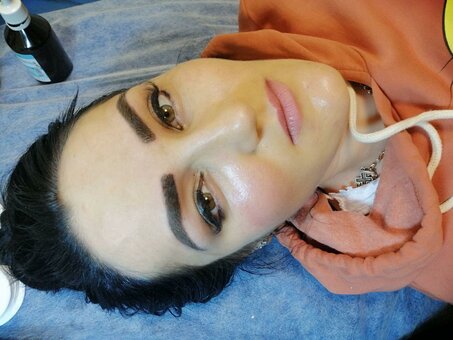 Eyebrow tattooing in the office «Triniti_beauty» in Kiev. Sign up for a promotion.