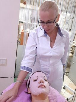 Masks and peels from cosmetologist Vladlena Bobrova in Dnipro. Sign up for the procedure for the promotion.