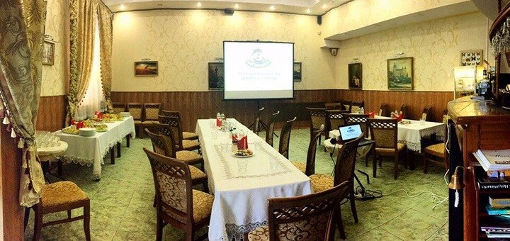 Зал кафе «Легенда» Полтава. Заборнировать столик со скидкой.