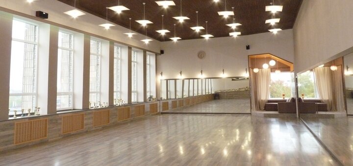 Танцювальний зал «M-Studio» у Сумах. Записатися по знижці