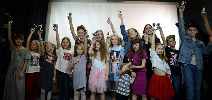 Виступ на музичному фестивалі учнів «brevis music school». записатися акцією.