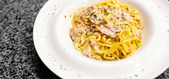 Discounts in the amato restaurant chain