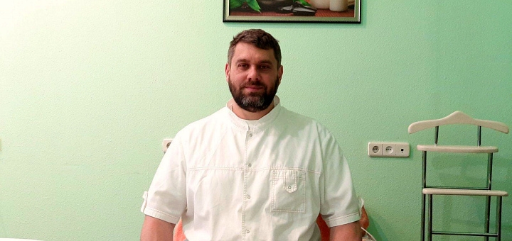 General massage in the massage room of Igor Koval according to the action
