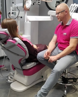 Стоматологічна клініка Ermetov clinic в Києві. Зі знижкою.
