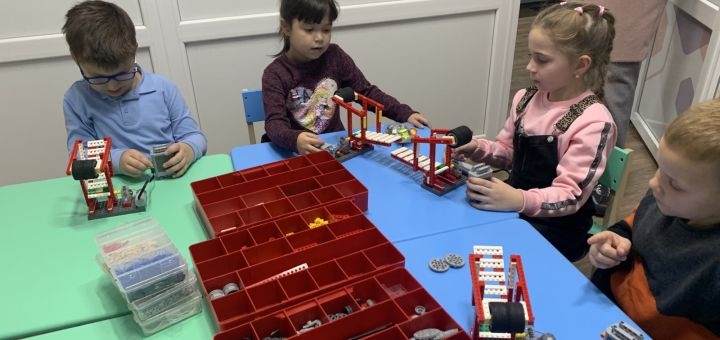 Robotics club kids &amp; robots in odessa