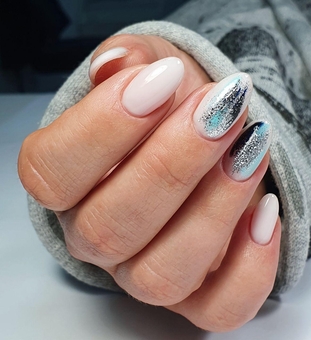 Manicure master Victoria Gordinskaya in Zaporozhye. With discount.