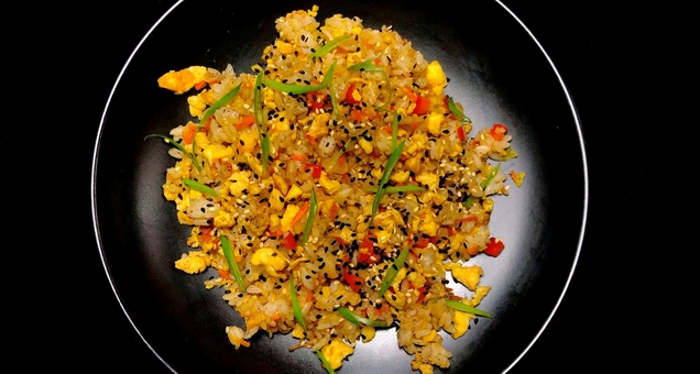 Доставка їжі InariFood у Дніпрі. Зі знижкою.