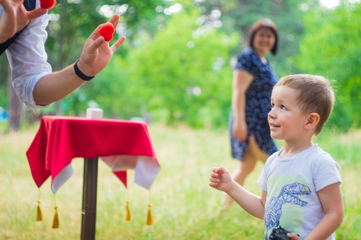 Magician and illusionist Nikolai Usichenko in Kiev. By stock