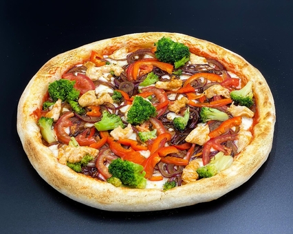 Japanese and Italian restaurant SushiPizza by La Spezia in Sumy. Order with a discount
