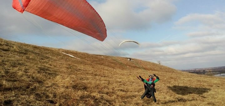 Полеты на параплане в летной школе «Харьков Sky». Бронируйте время со скидкой.