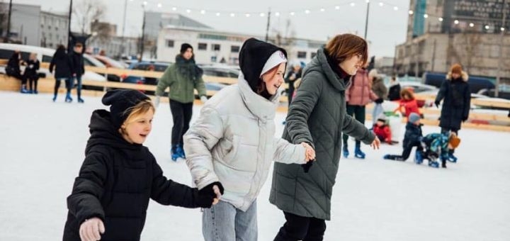 Skating rink at the art factory Platform, discounts on tickets